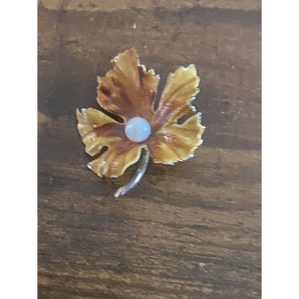 Vintage Faux Pearl and Brush Gold Tone Flower Pin Brooch